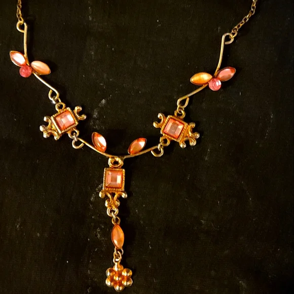 Neckless - Picture 1 of 1